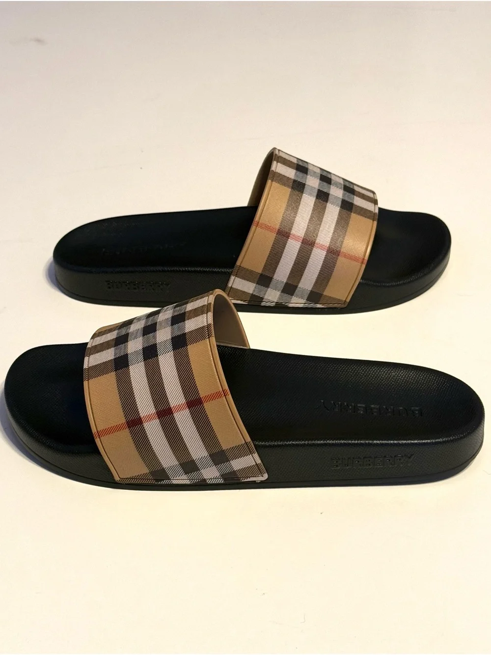 Burberry Slide Men’s Size 10 Black/Beige Rubber Slip-On Plaid Logo Sandals
